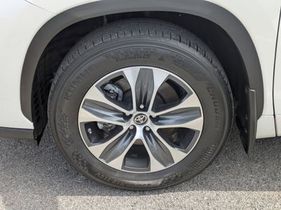 2023 Toyota Highlander Base