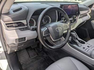 2023 Toyota Highlander Base