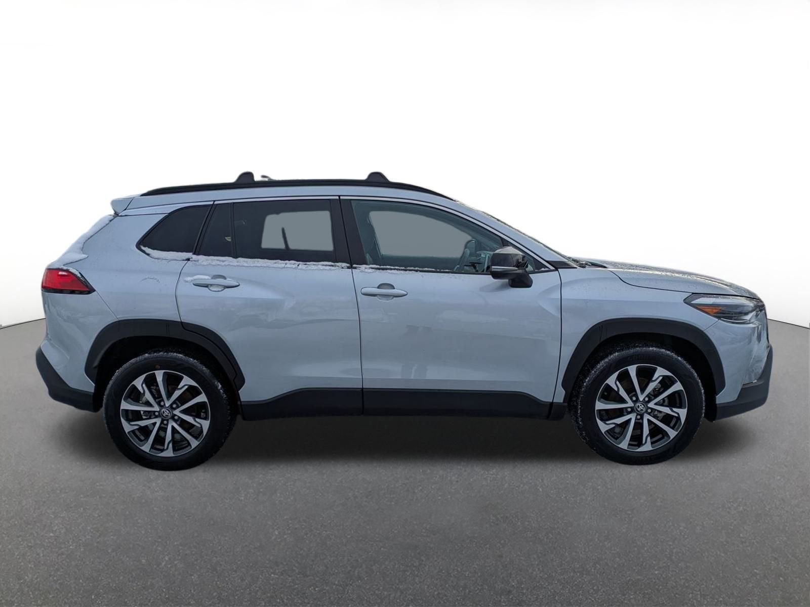 2025 Toyota Corolla Cross XLE