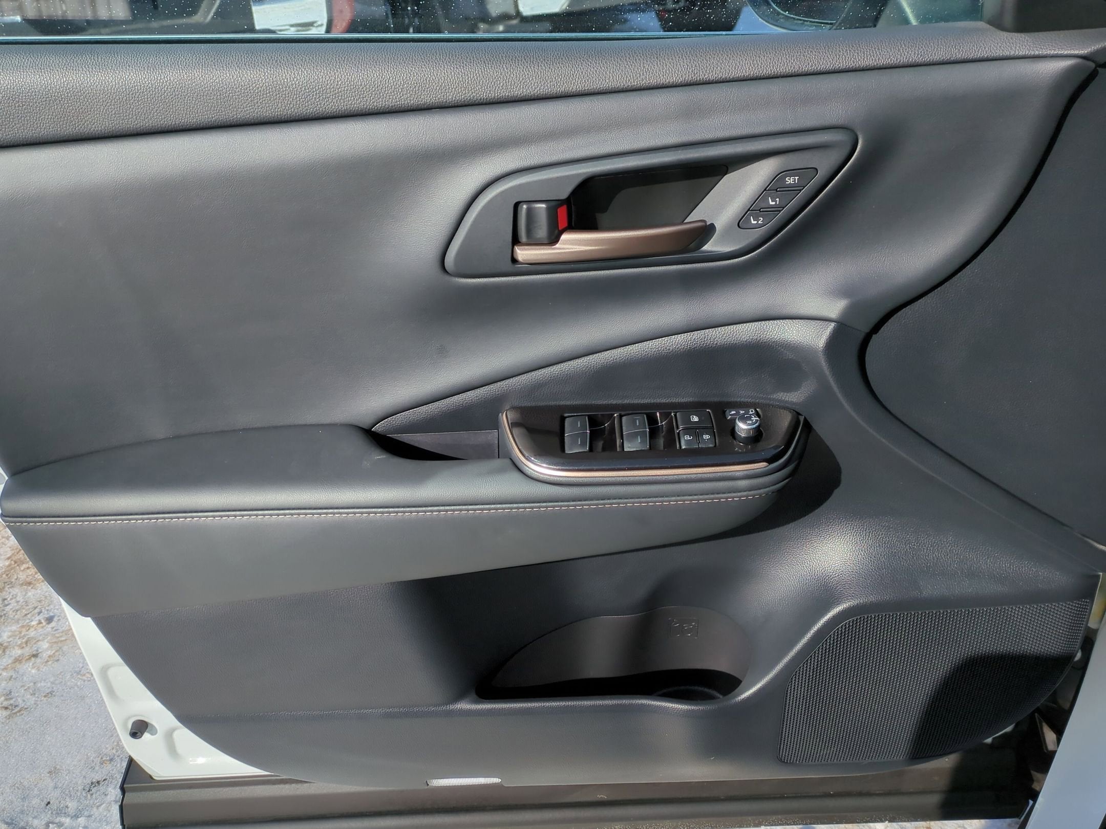 2025 Toyota Crown Signia Base