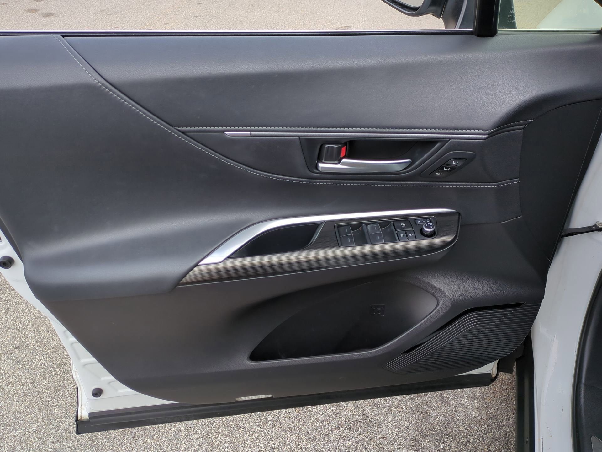 2023 Toyota Venza Base