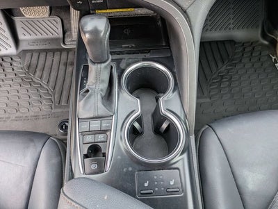 2020 Toyota Camry Hybrid XLE