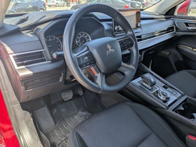 2022 Mitsubishi Outlander ES