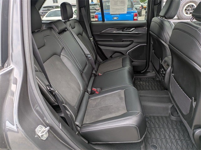 2022 Jeep Grand Cherokee Altitude