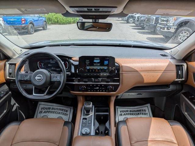 2024 Nissan Pathfinder Platinum