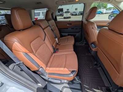 2024 Nissan Pathfinder Platinum