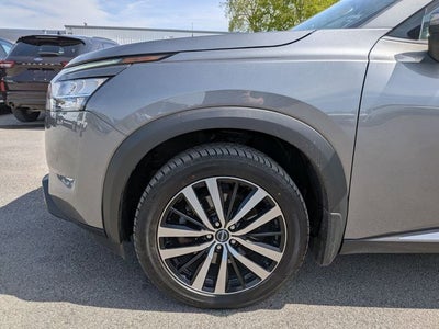 2024 Nissan Pathfinder Platinum