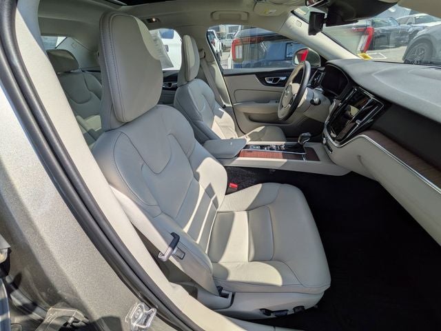 2021 Volvo S60 T6 Momentum