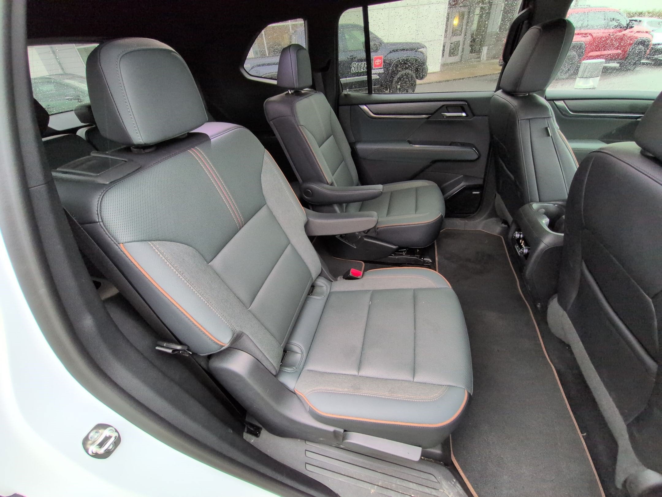 2024 GMC Acadia AT4