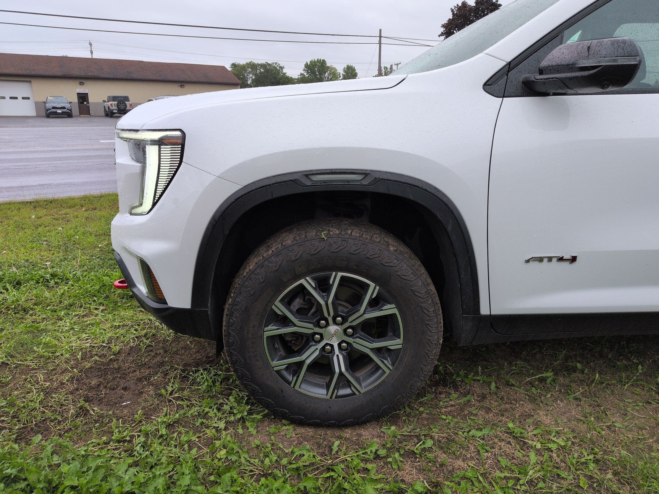 2024 GMC Acadia AT4