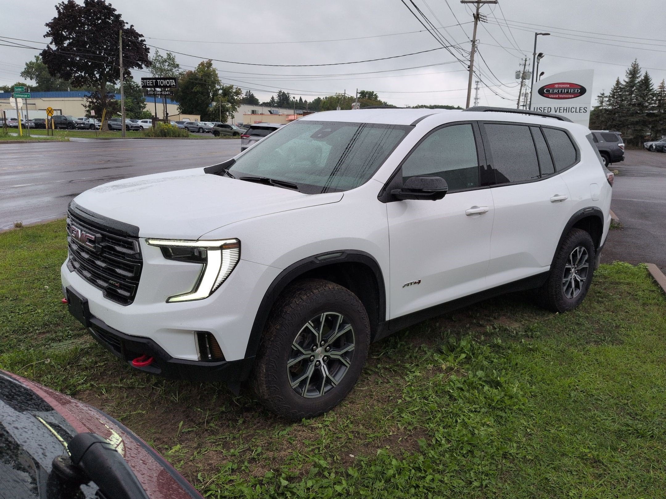 2024 GMC Acadia AT4