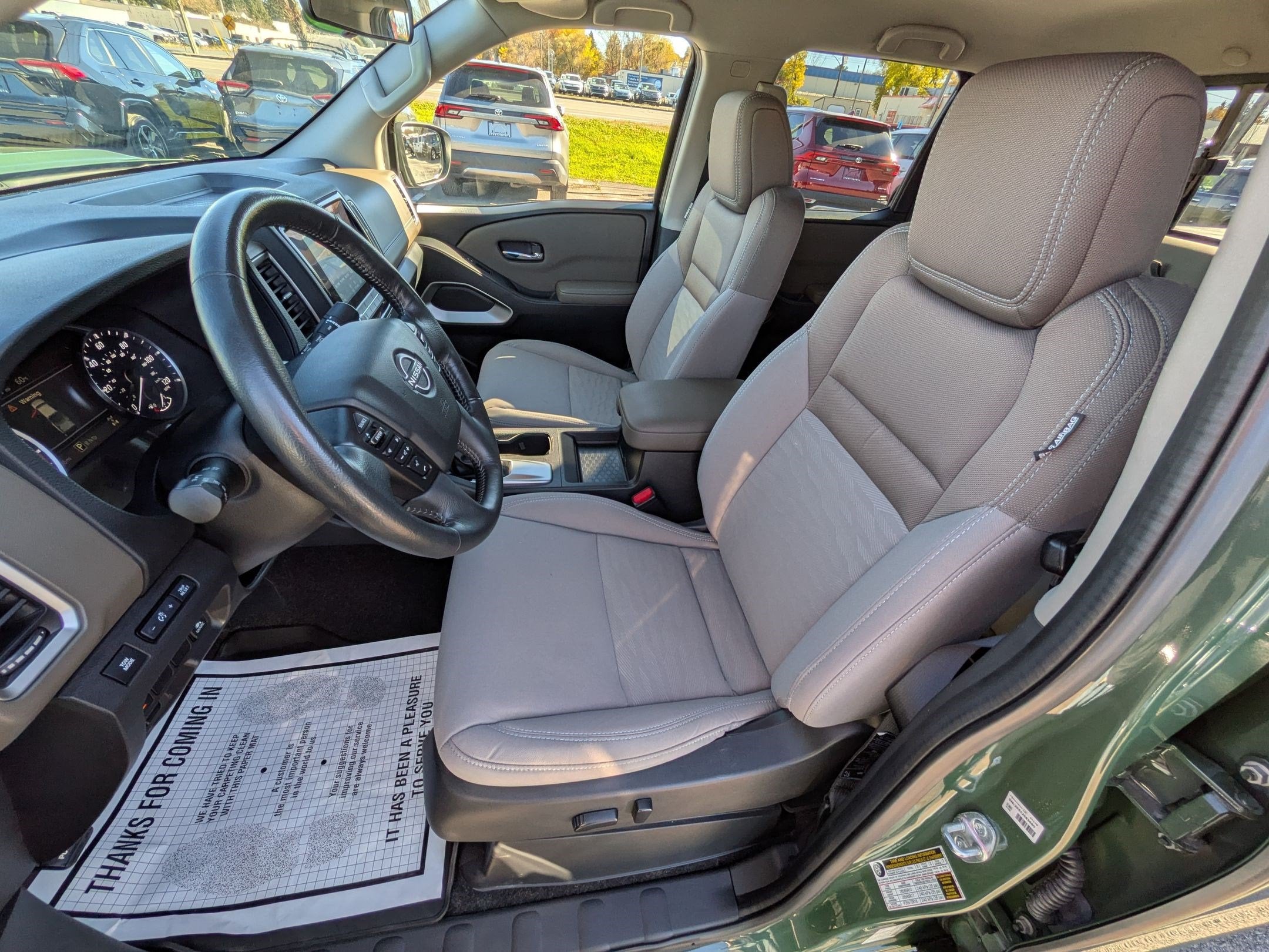 2022 Nissan Frontier SV