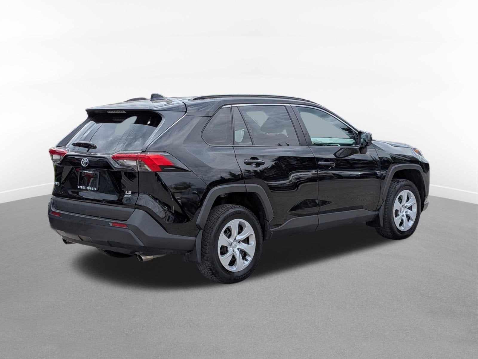 2020 Toyota RAV4 LE