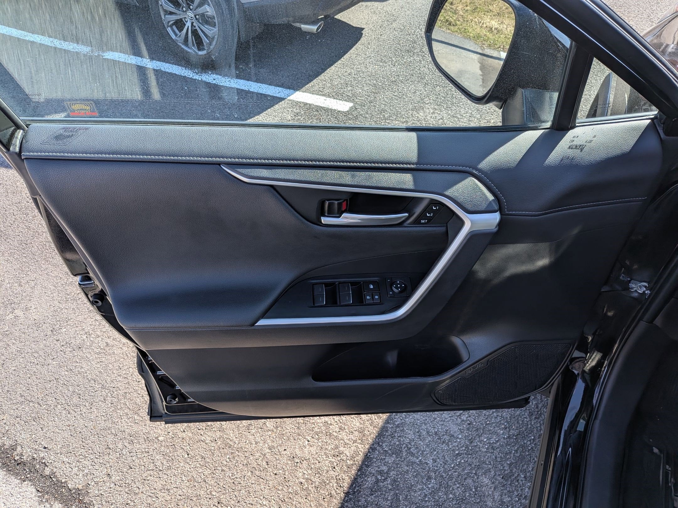 2024 Toyota RAV4 Limited w/ Advanced Tech & Cold Weather Pkg