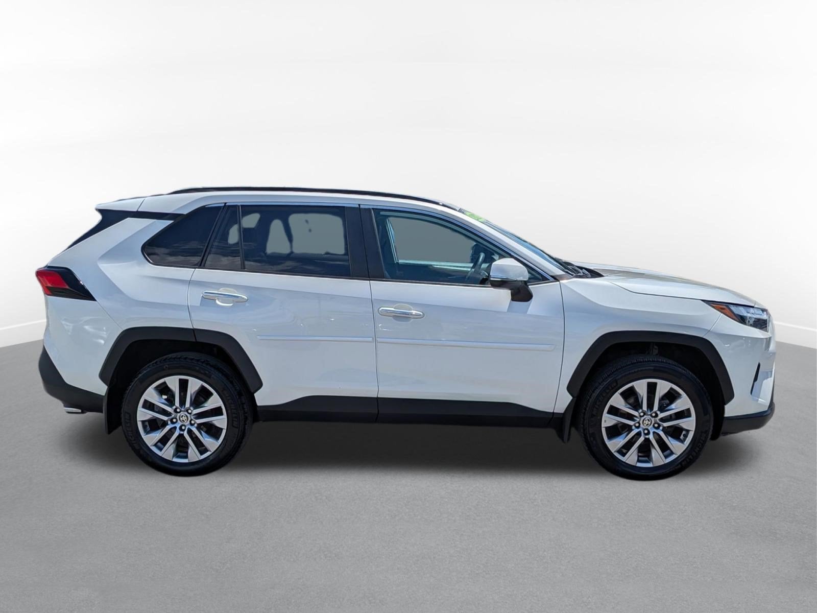 2022 Toyota RAV4 Limited w/ Cold Weather Pkg