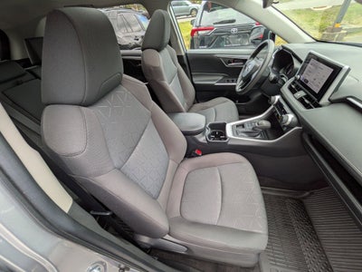 2023 Toyota RAV4 XLE w/ Convenience & Cold Weather Pkg