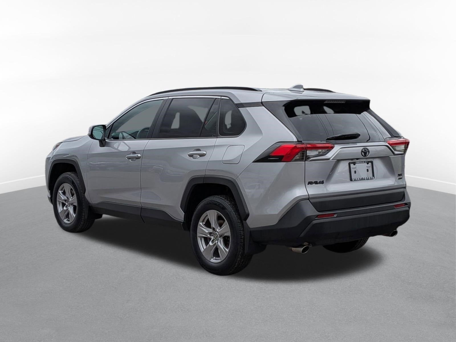 2023 Toyota RAV4 XLE w/ Convenience & Cold Weather Pkg