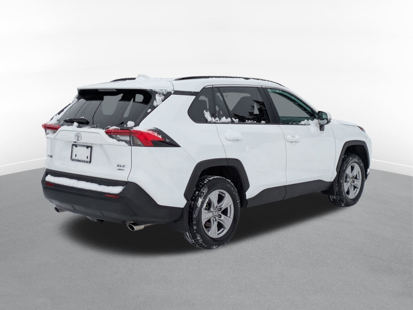 2023 Toyota RAV4 XLE w/ Convenience & Cold Weather Pkg