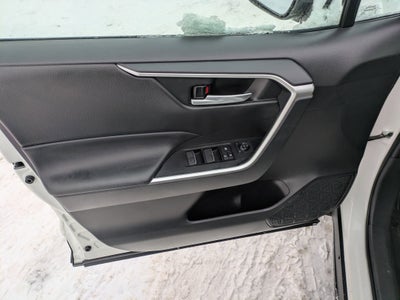 2023 Toyota RAV4 XLE w/ Convenience & Cold Weather Pkg