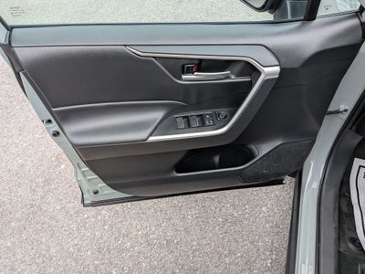 2023 Toyota RAV4 XLE w/ Convenience & Cold Weather Pkg