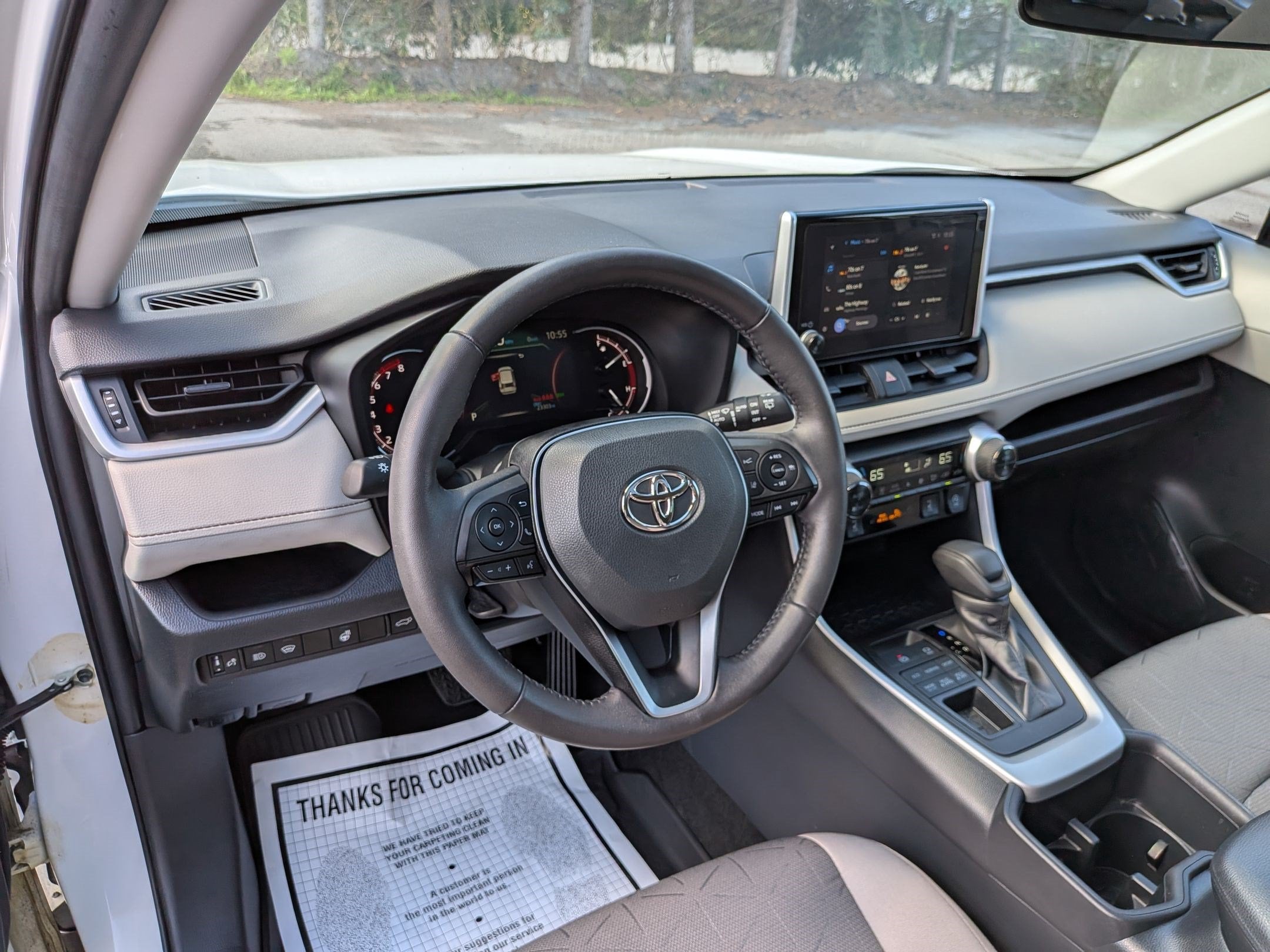 2023 Toyota RAV4 XLE w/ Convenience & Cold Weather Pkg