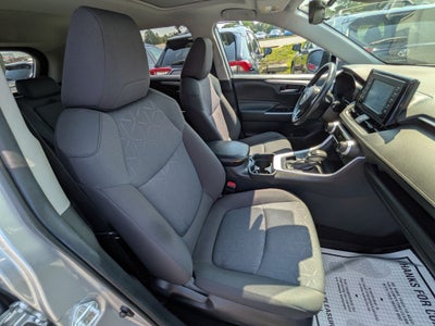 2019 Toyota RAV4 XLE w/ Convenience & Cold Weather Pkg