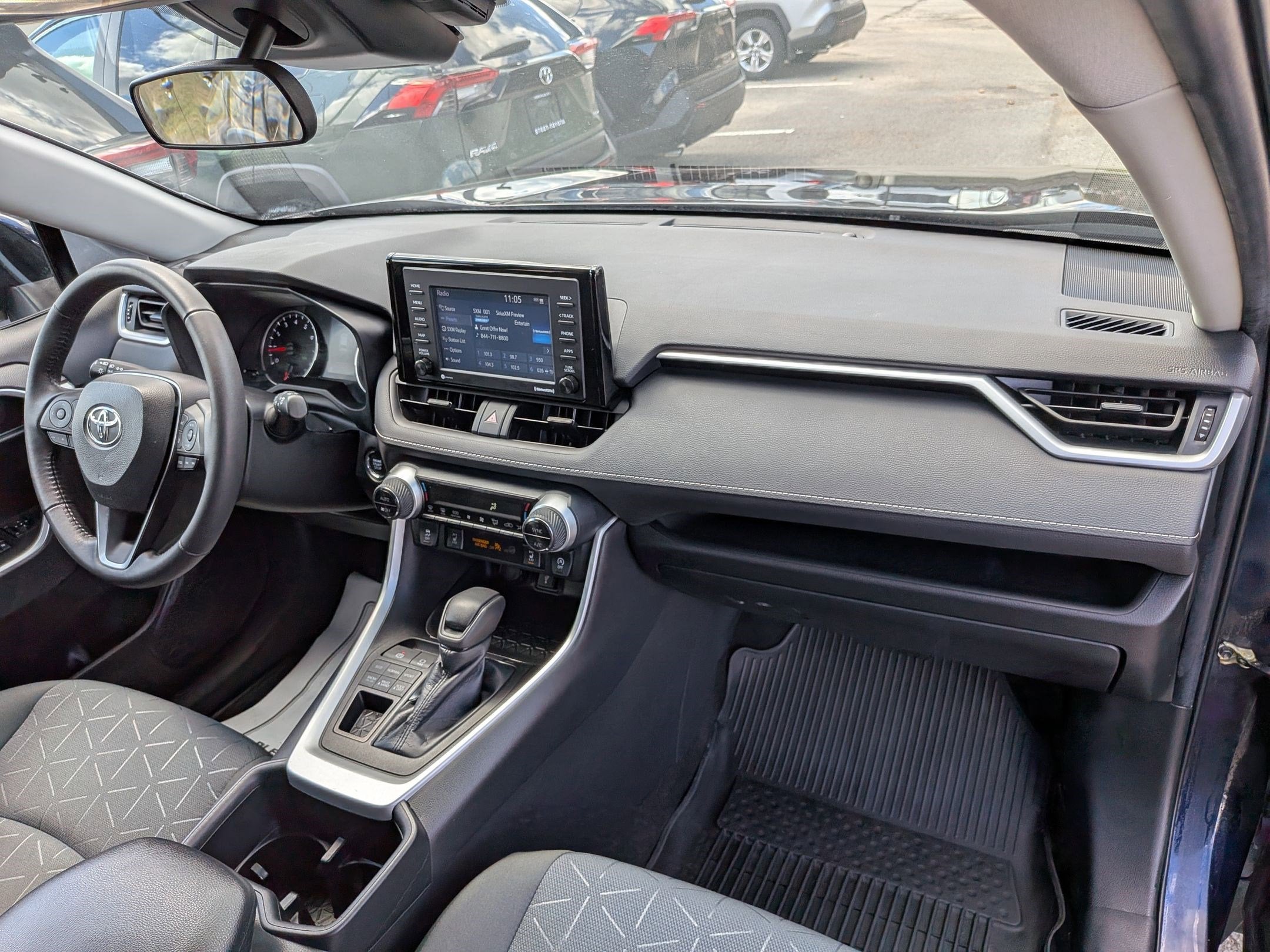 2022 Toyota RAV4 XLE w/ Convenience & Cold Weather Pkg