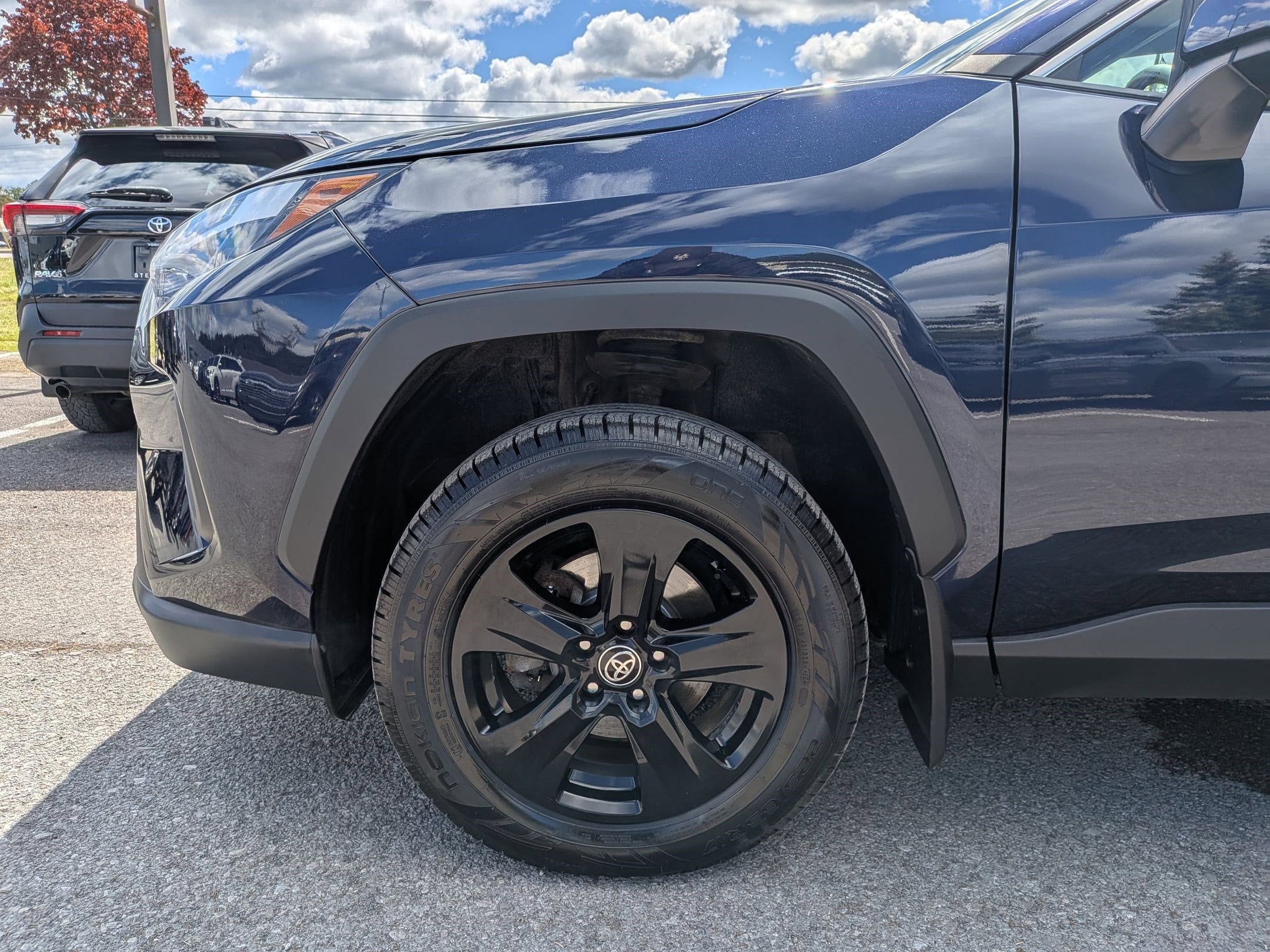 2022 Toyota RAV4 XLE w/ Convenience & Cold Weather Pkg