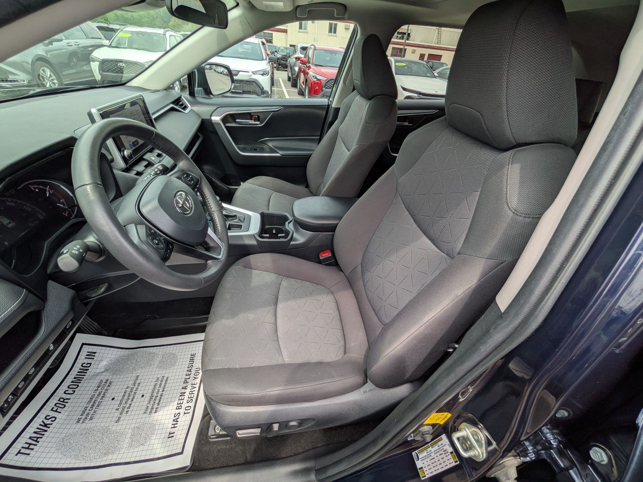 2023 Toyota RAV4 XLE w/ Convenience & Cold Weather Pkg