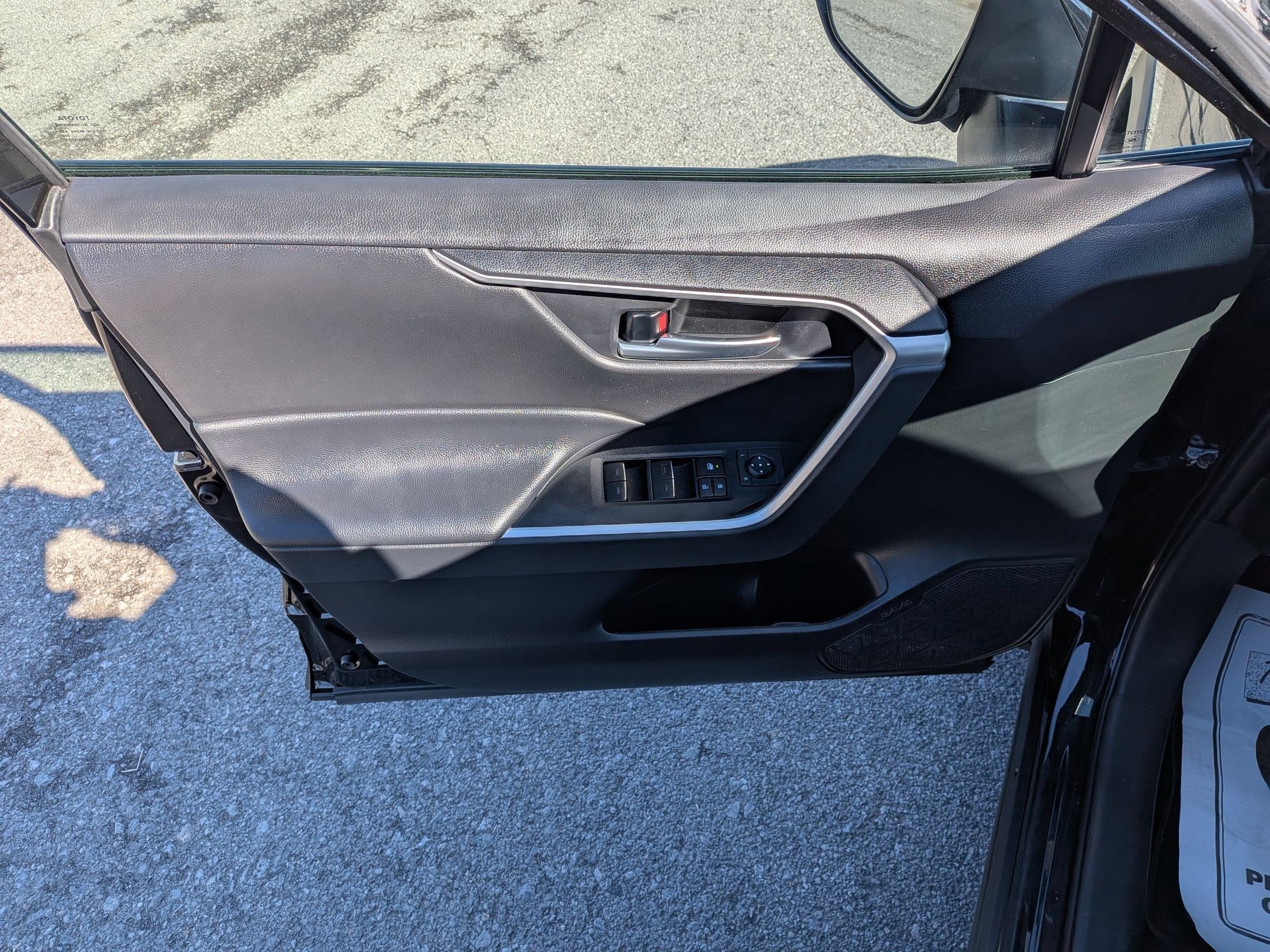 2024 Toyota RAV4 Hybrid XLE w/ Convenience & Cold Weather Pkg