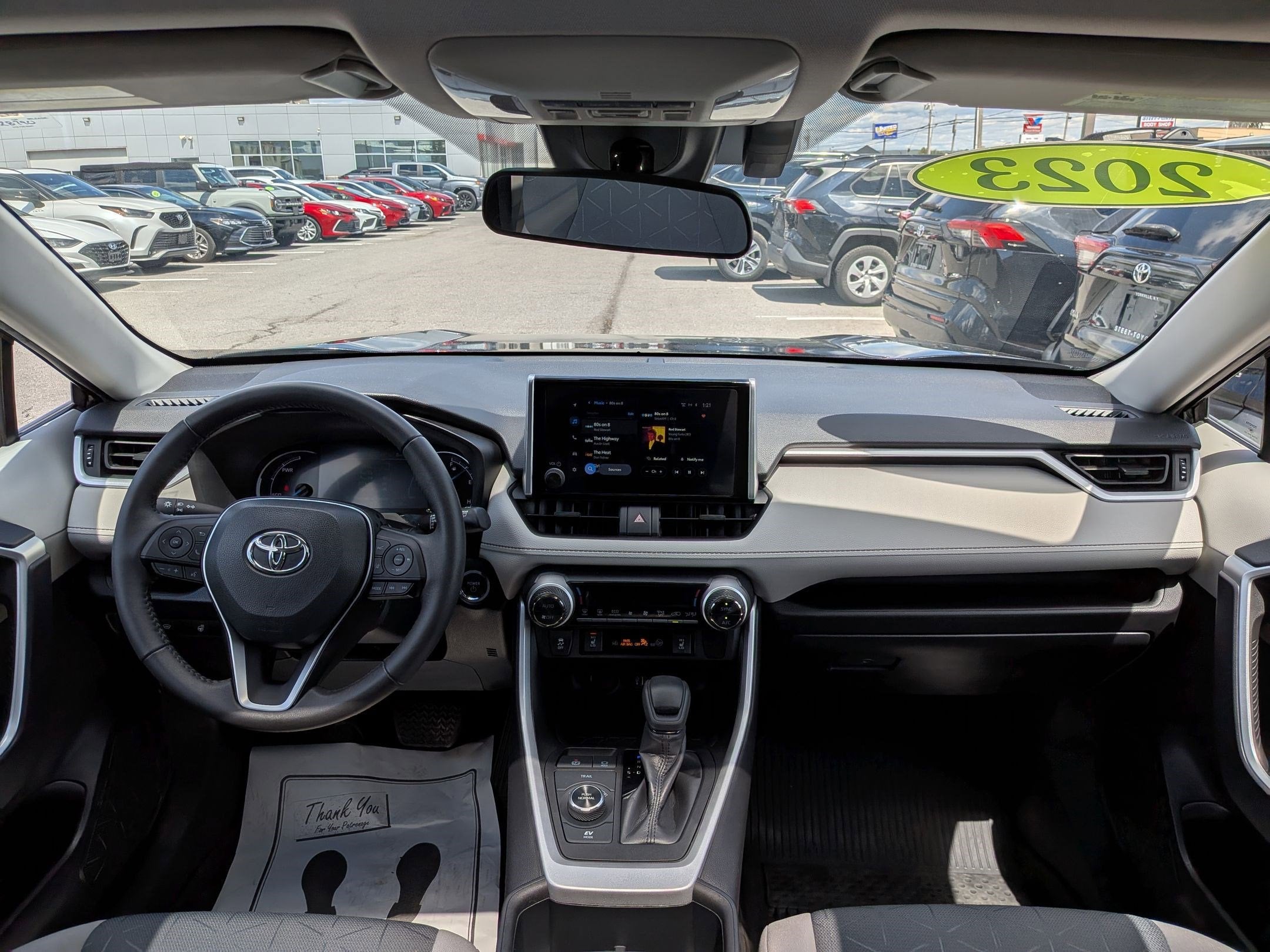 2023 Toyota RAV4 Hybrid XLE w/ Convenience & Cold Weather Pkg