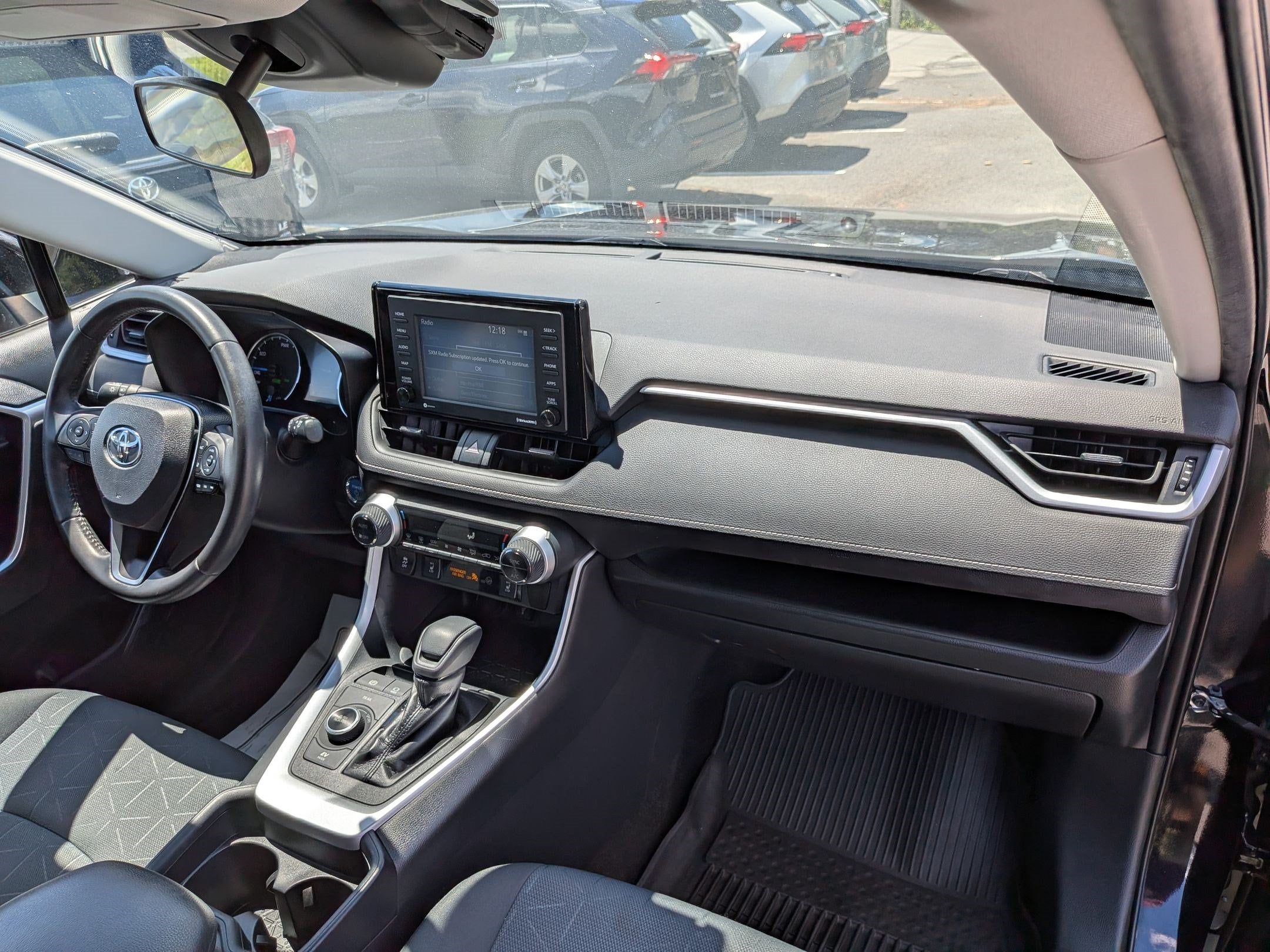 2020 Toyota RAV4 Hybrid XLE w/ Cold Weather Pkg