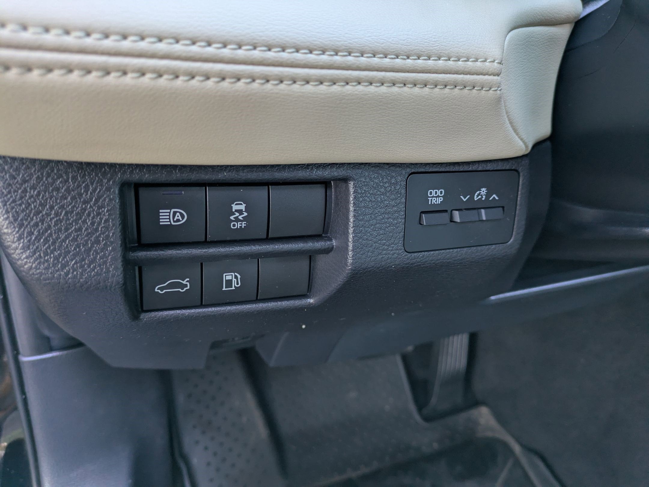 2021 Toyota Avalon Hybrid XLE Plus