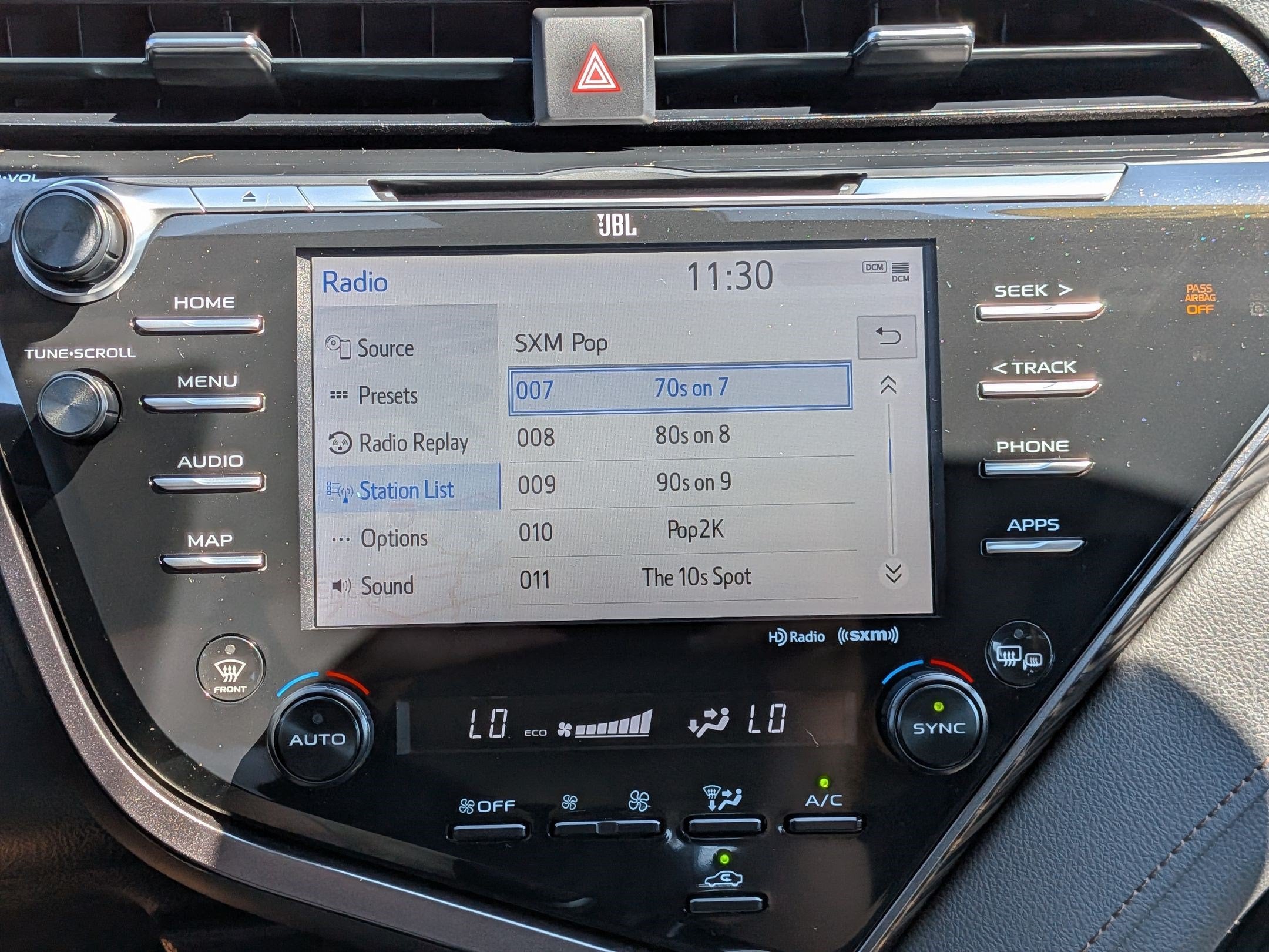 2019 Toyota Camry XLE w/ Driver Assist & Nav Pkg