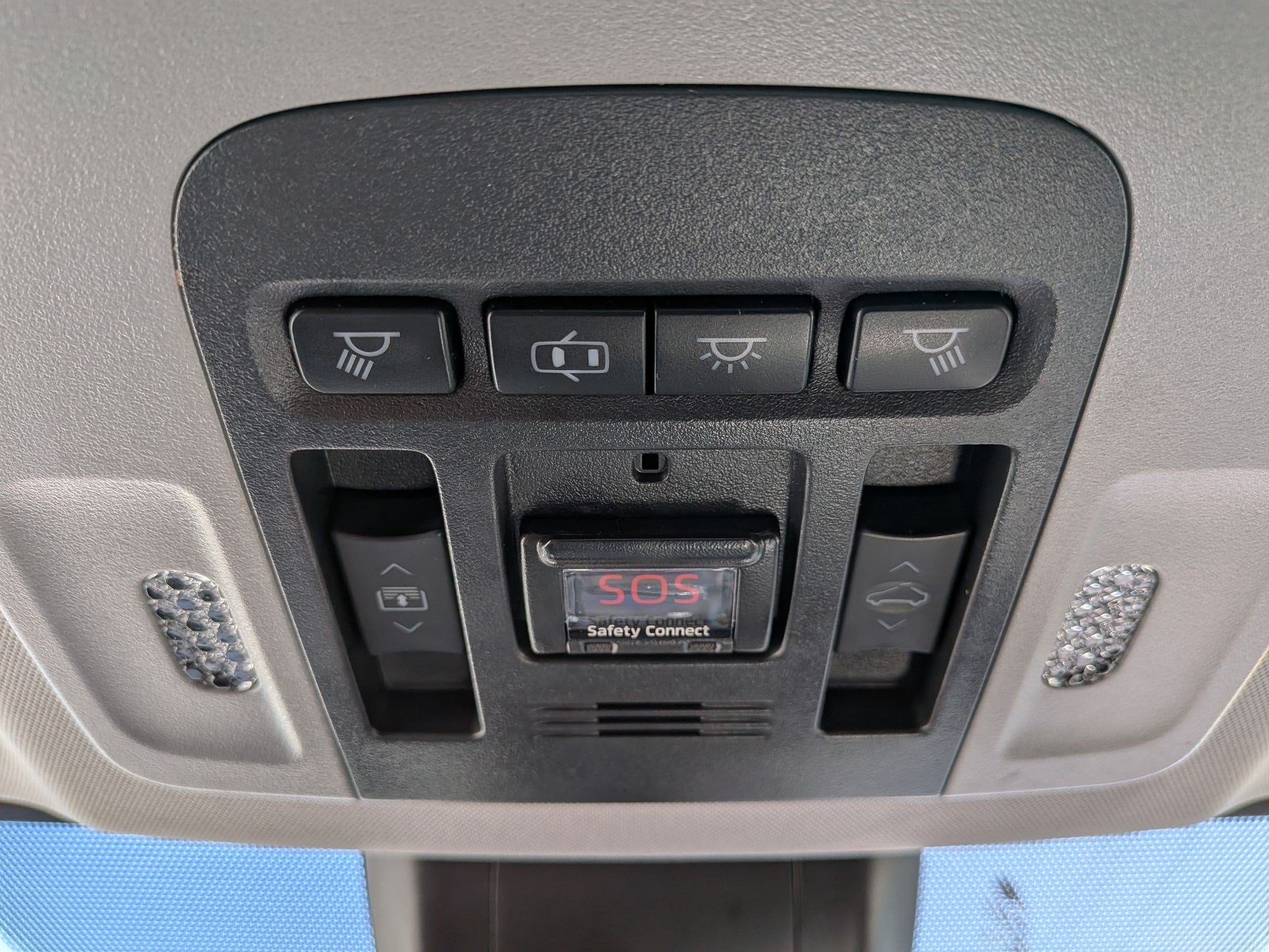 2019 Toyota Camry XLE w/ Driver Assist & Nav Pkg