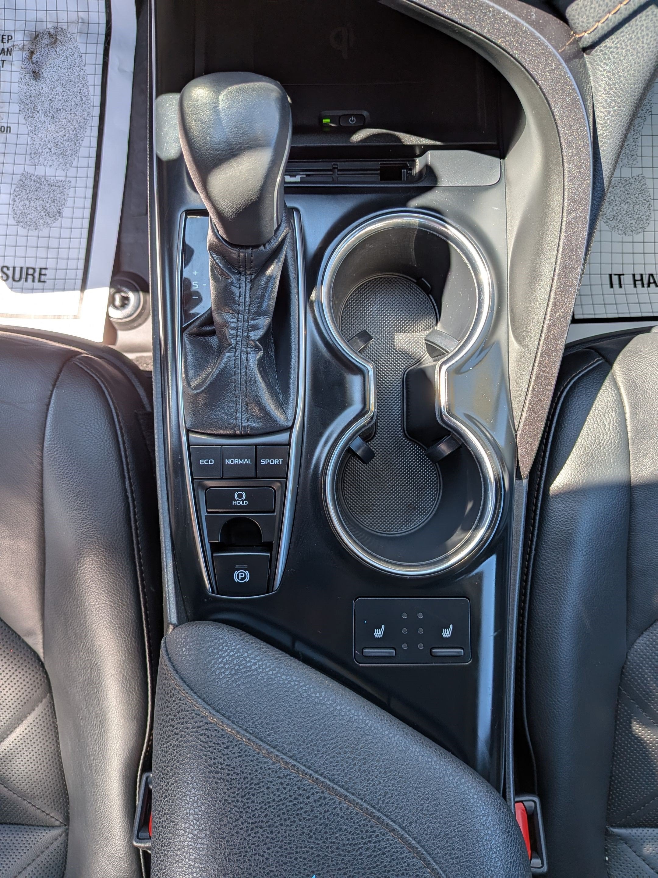 2019 Toyota Camry XLE w/ Driver Assist & Nav Pkg