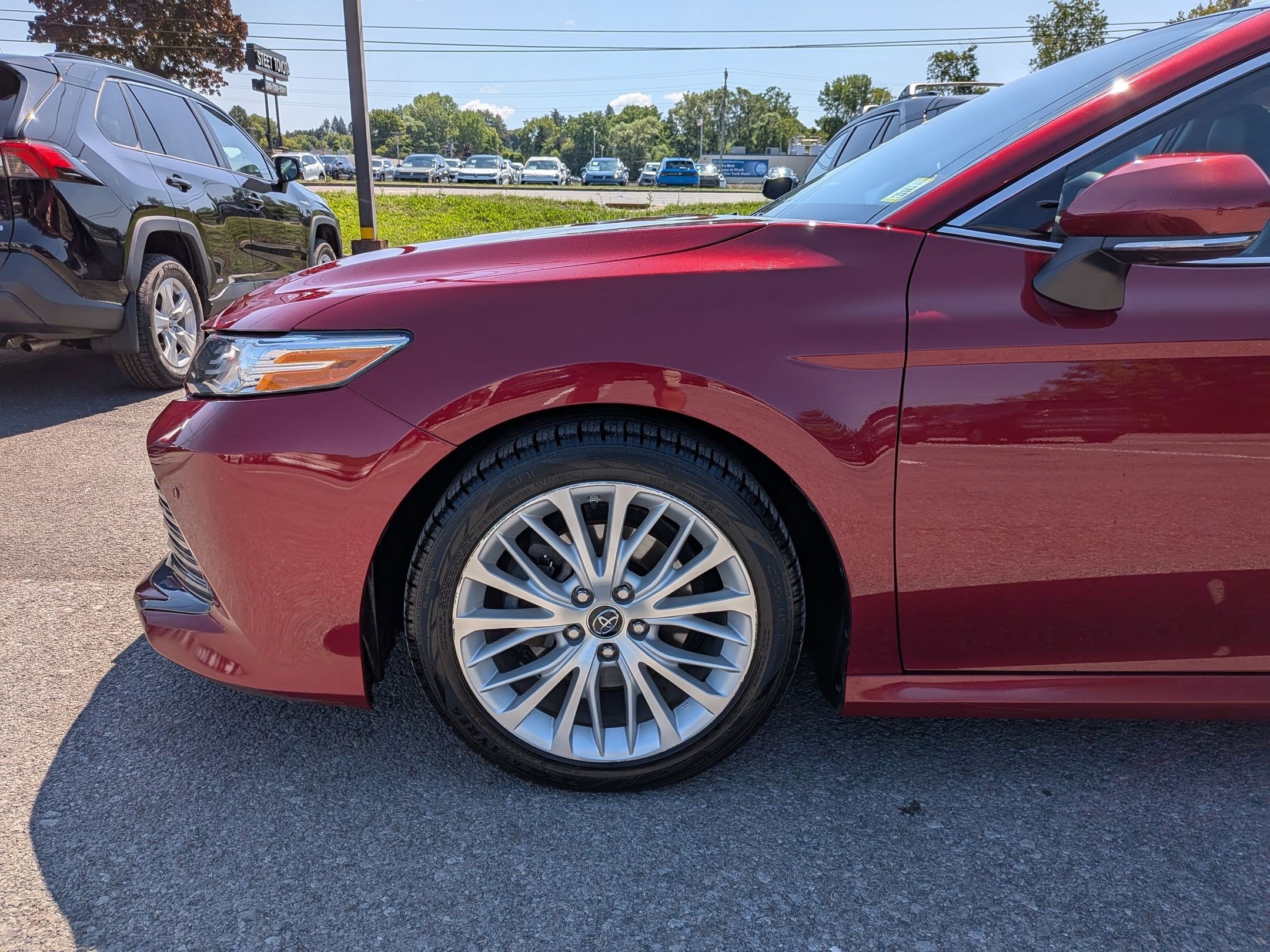 2019 Toyota Camry XLE w/ Driver Assist & Nav Pkg