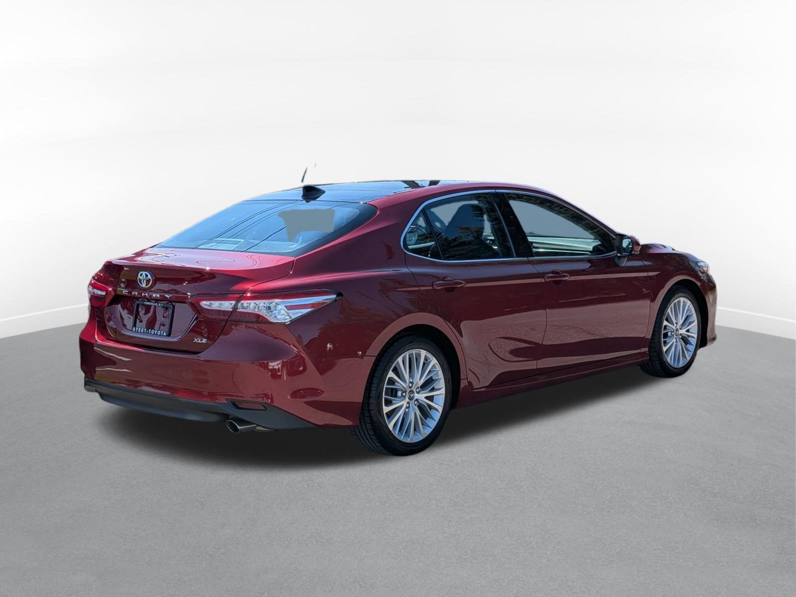 2019 Toyota Camry XLE w/ Driver Assist & Nav Pkg