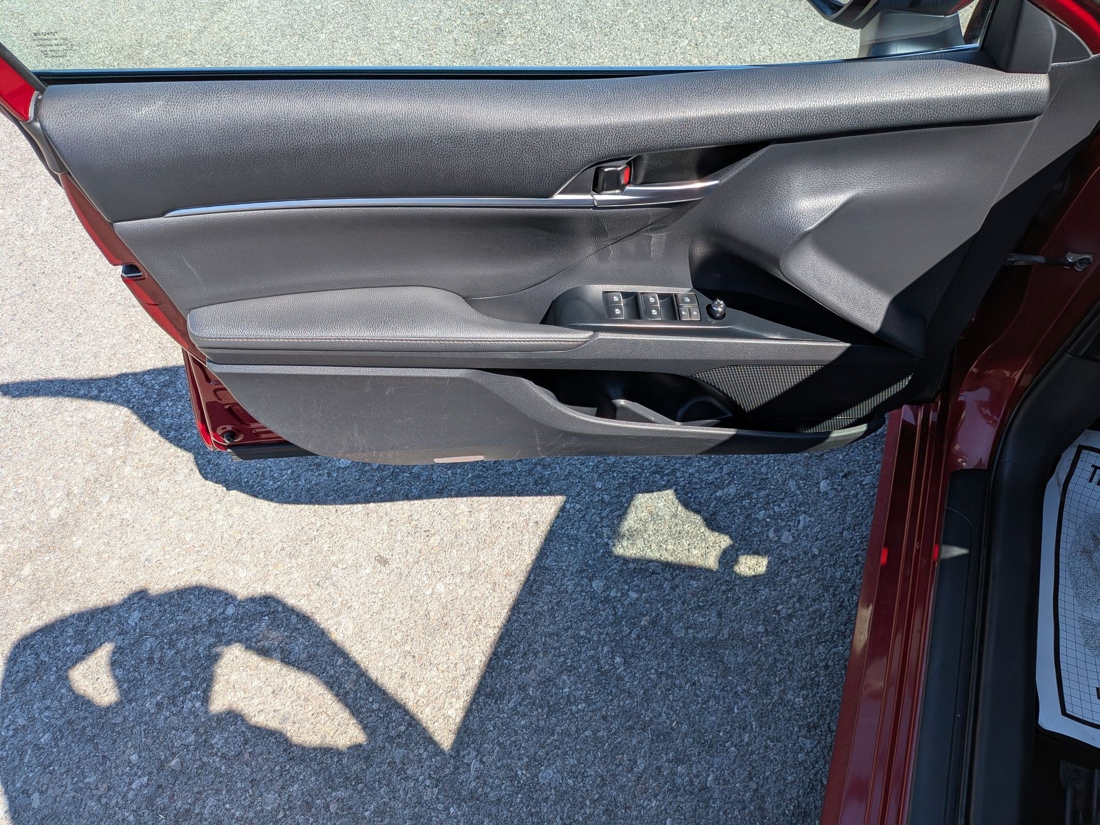 2019 Toyota Camry XLE w/ Driver Assist & Nav Pkg