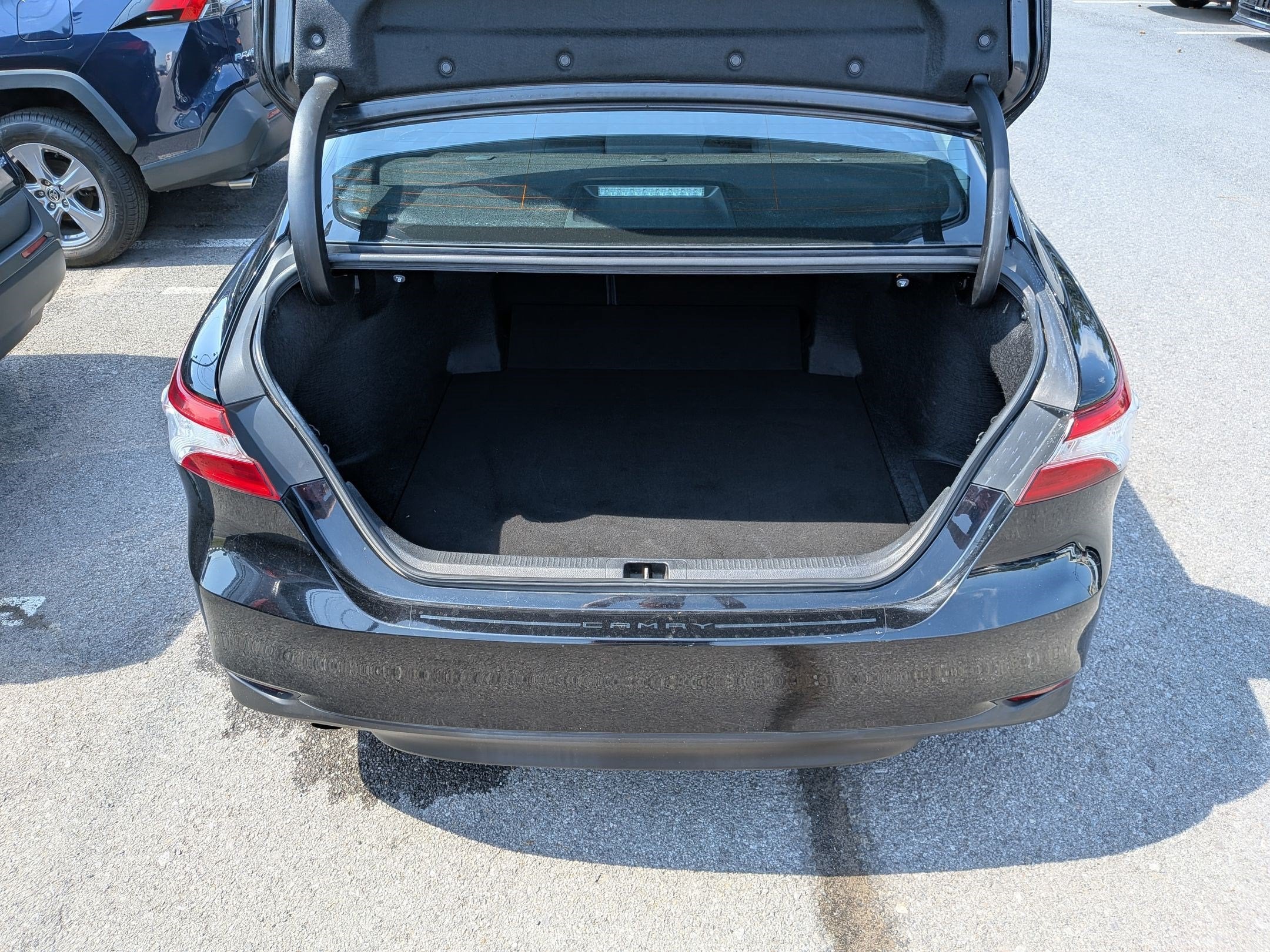 2019 Toyota Camry Hybrid LE