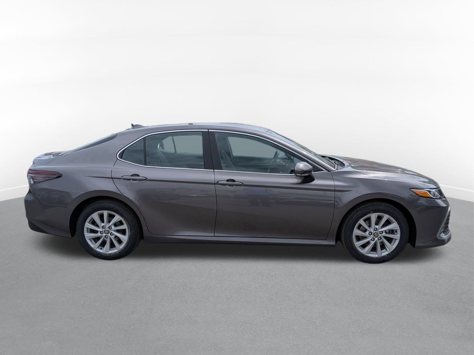 2022 Toyota Camry LE w/ Cold Weather Pkg