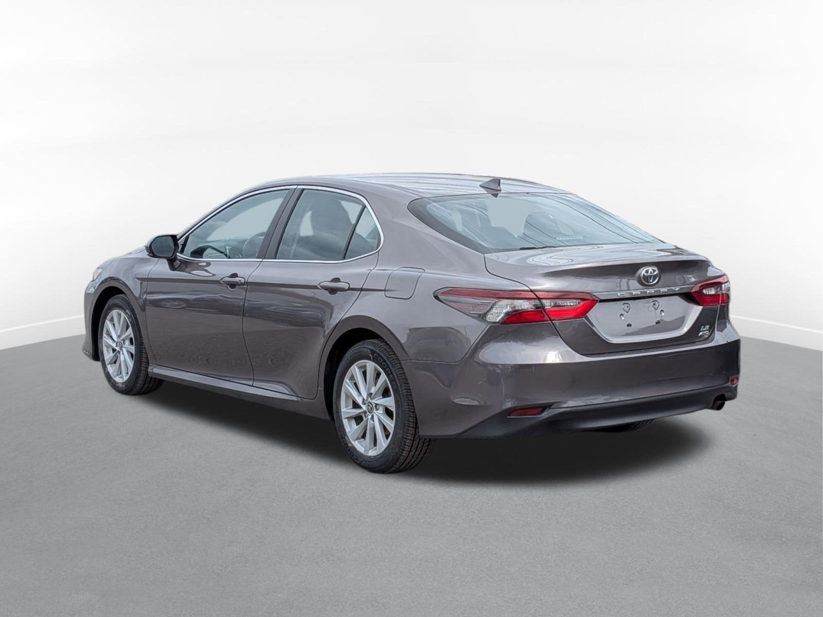 2022 Toyota Camry LE w/ Cold Weather Pkg