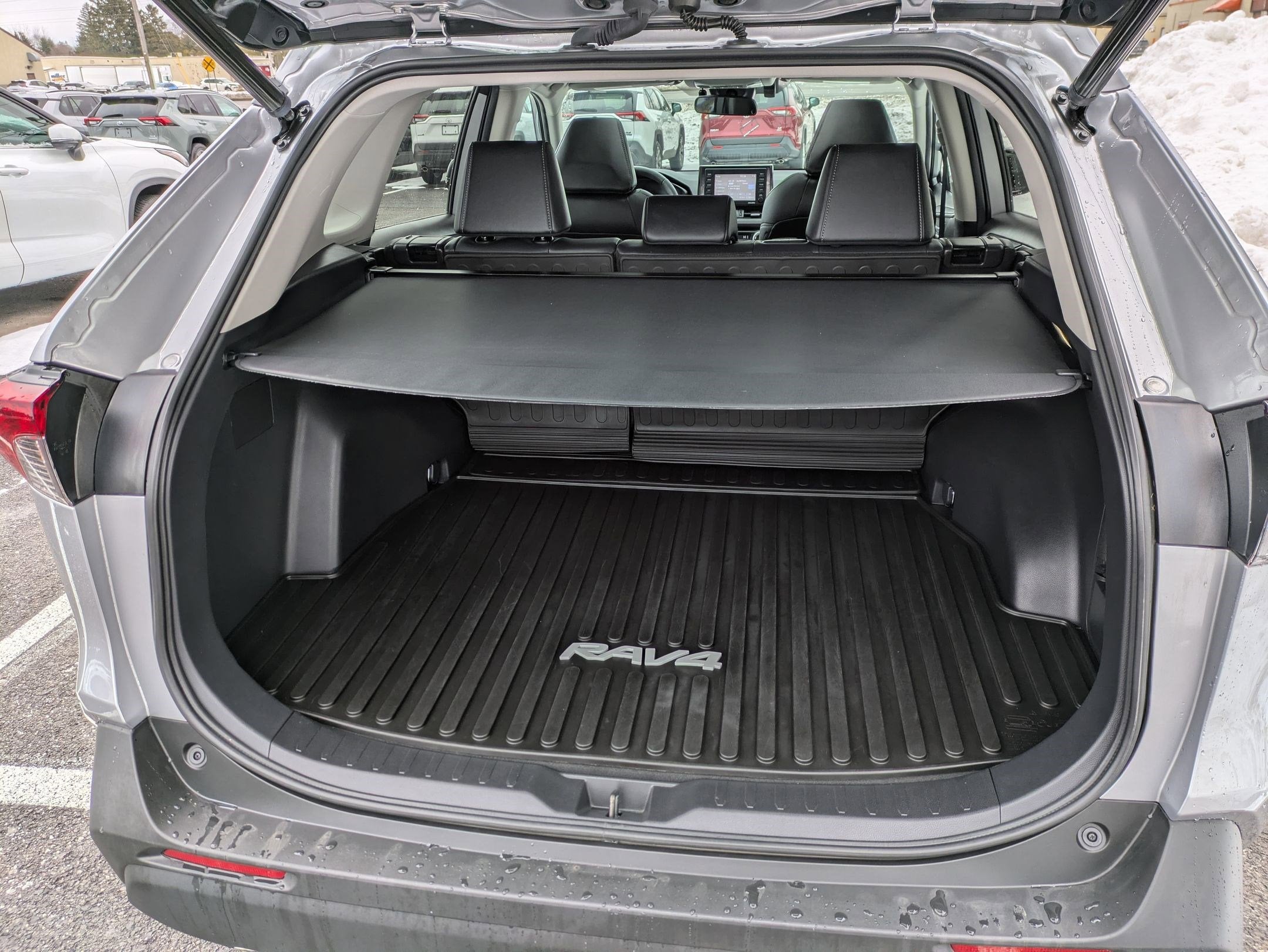 2022 Toyota RAV4 Hybrid XLE Premium