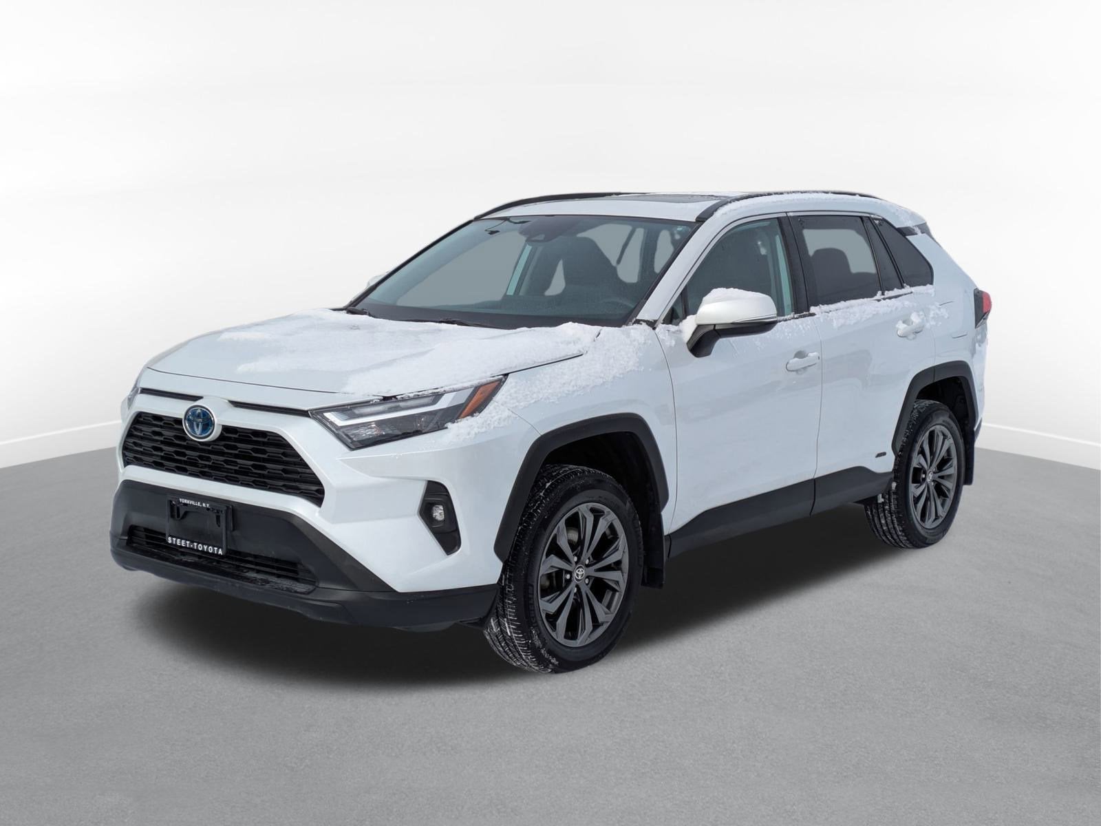 2023 Toyota RAV4 Hybrid XLE Premium w/ Cold Weather Pkg