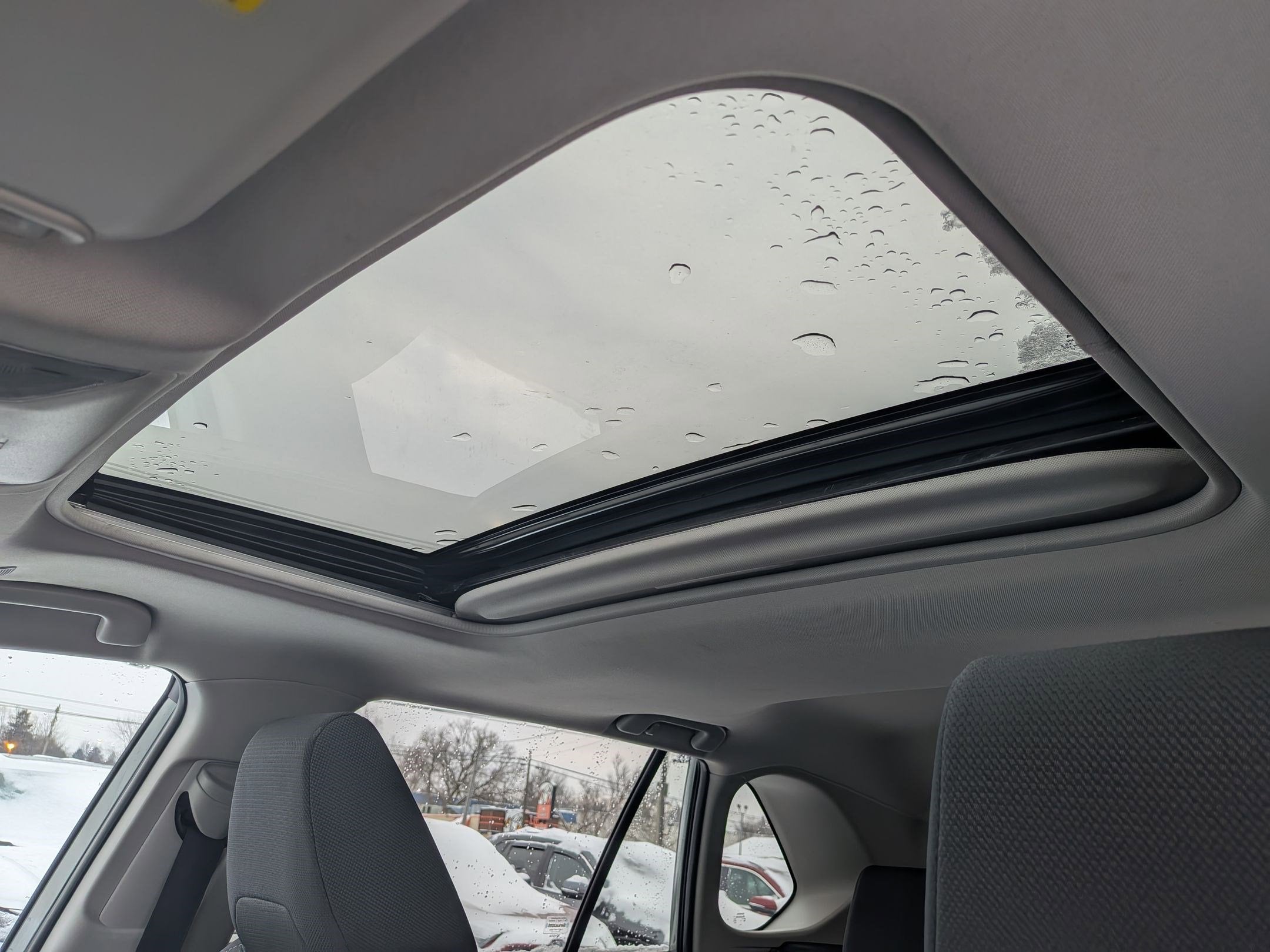 2023 Toyota RAV4 Hybrid XLE w/ Convenience & Cold Weather Pkg