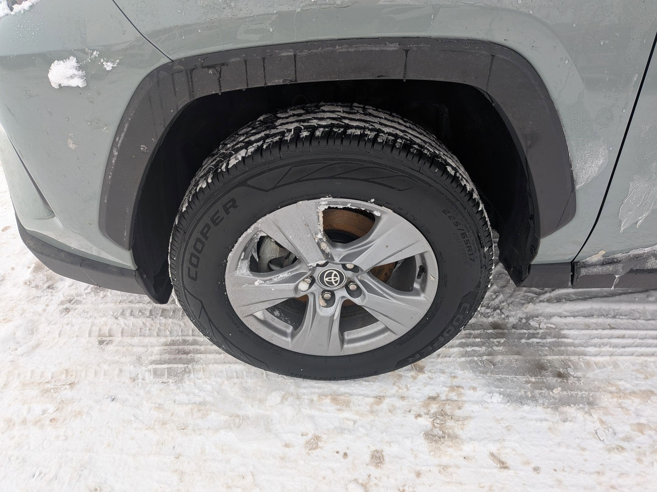 2023 Toyota RAV4 Hybrid XLE w/ Convenience & Cold Weather Pkg