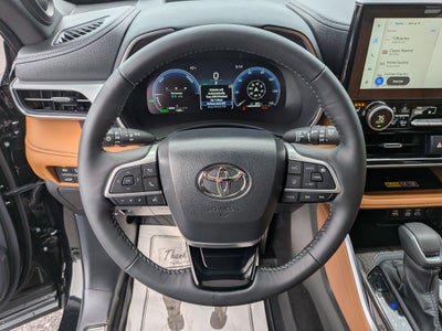 2026 Toyota Highlander Hybrid Platinum