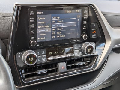 2022 Toyota Highlander Hybrid XLE
