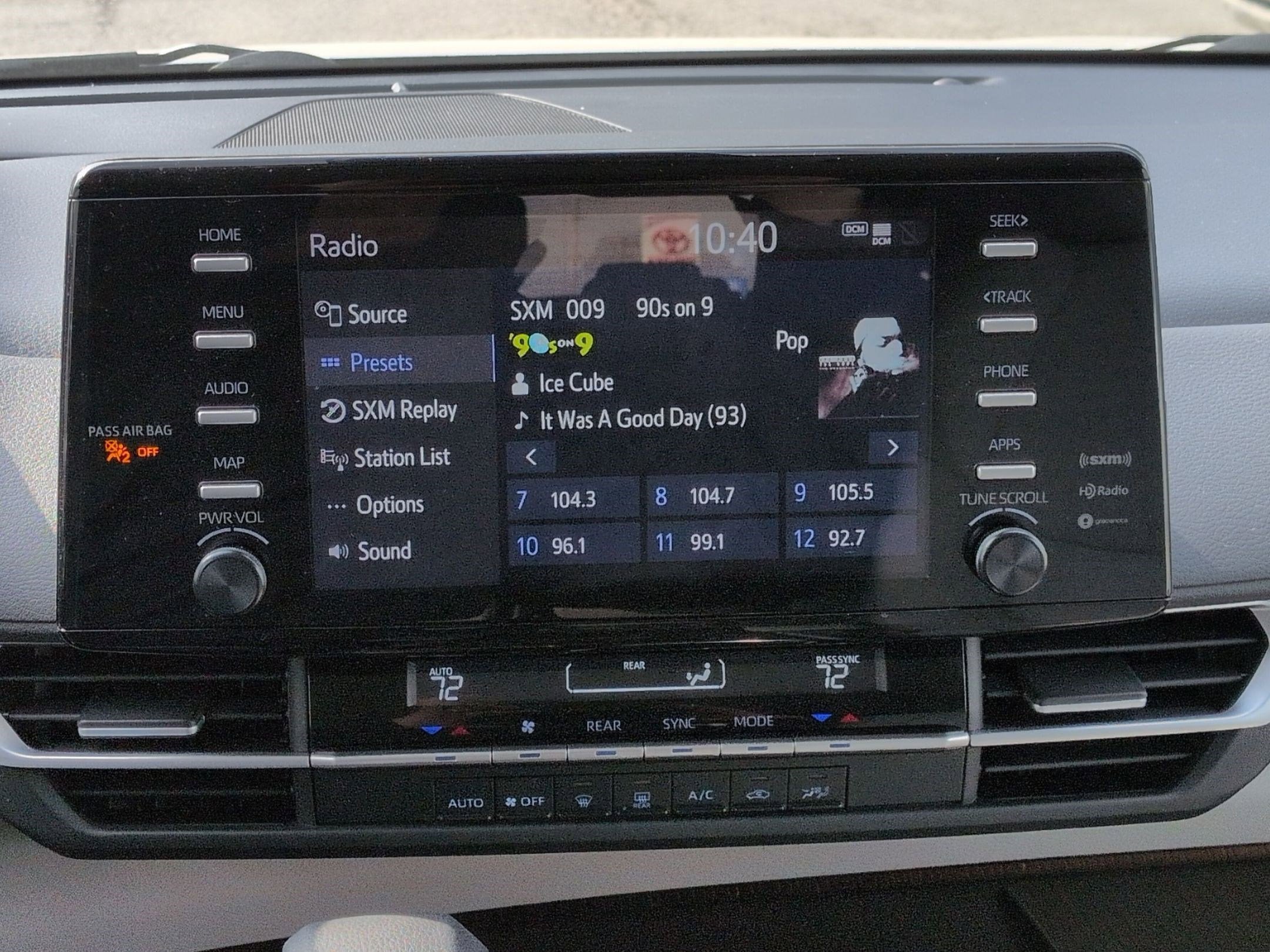 2023 Toyota Sienna LE 8 Passenger