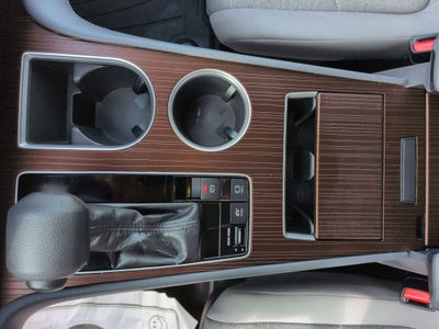 2023 Toyota Sienna LE 8 Passenger